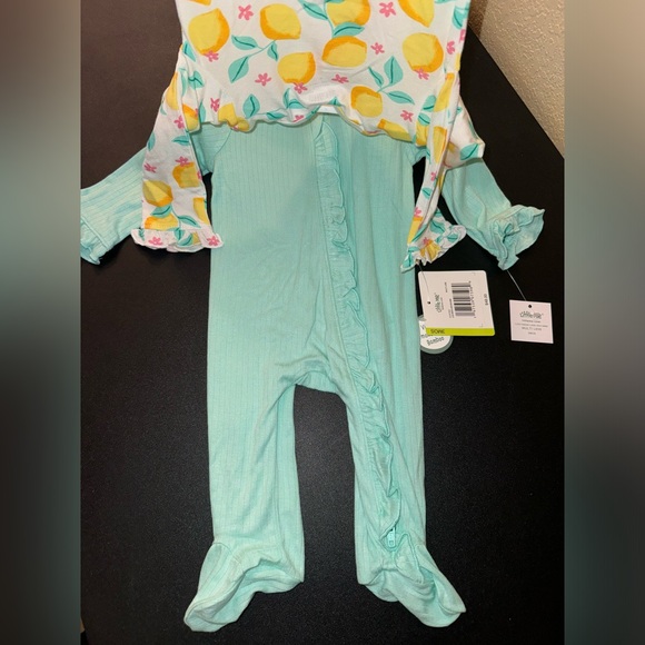 LITTLE ME. 2 piece footies set - Picture 6 of 8